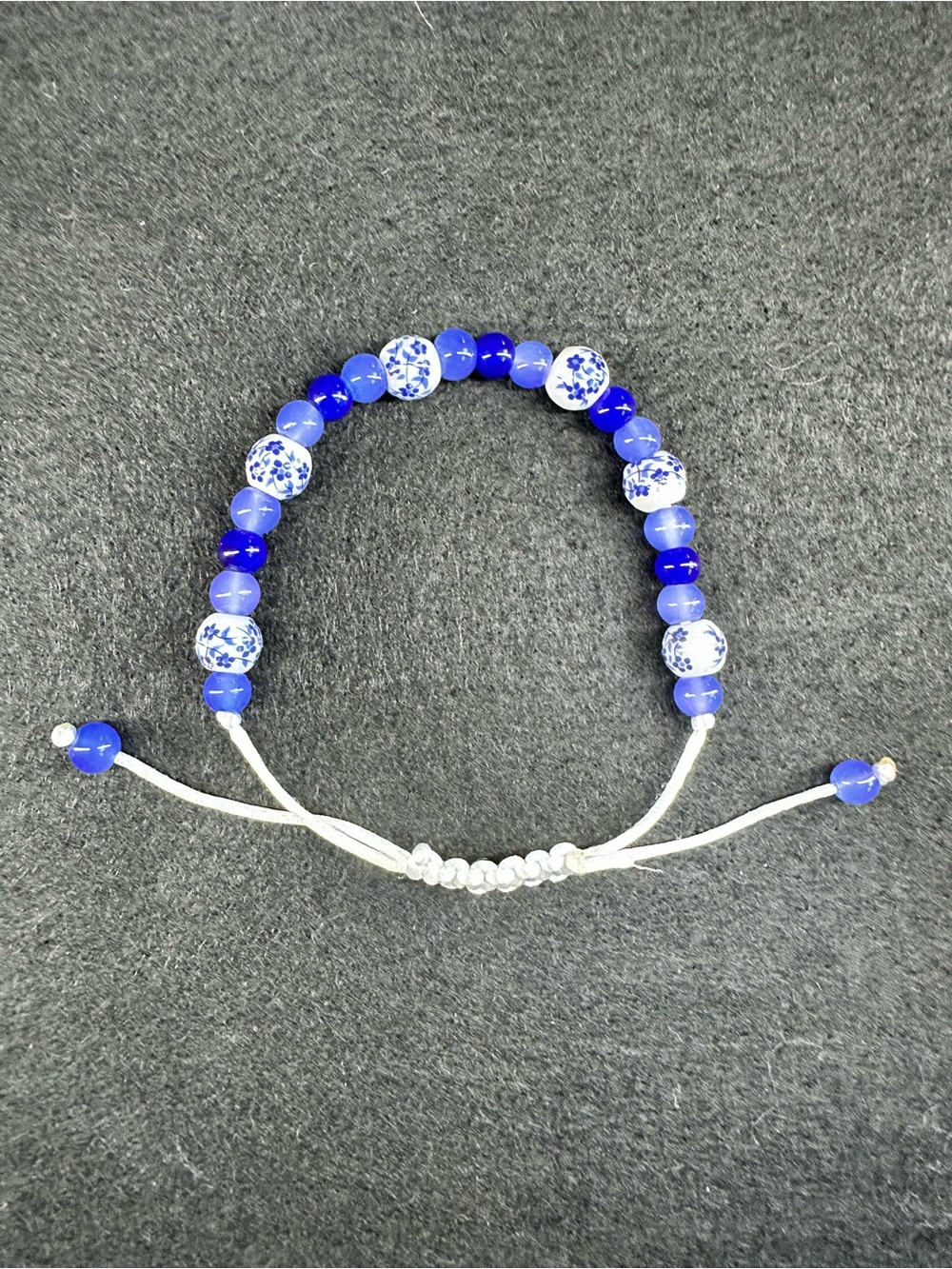 Blue & White Floral Adjustable Beaded Bracelet